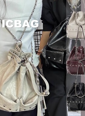 韩国deine*双肩包机车铆钉抽绳单肩斜挎链条水桶包时尚多口袋设计