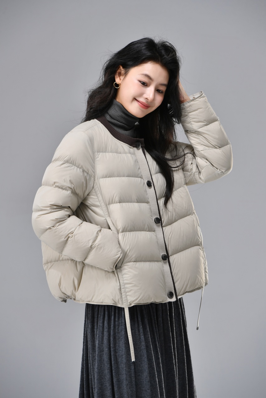 Z7713 羽绒服女短款2025冬韩版针织圆领90白鸭绒宽松休闲加厚外套