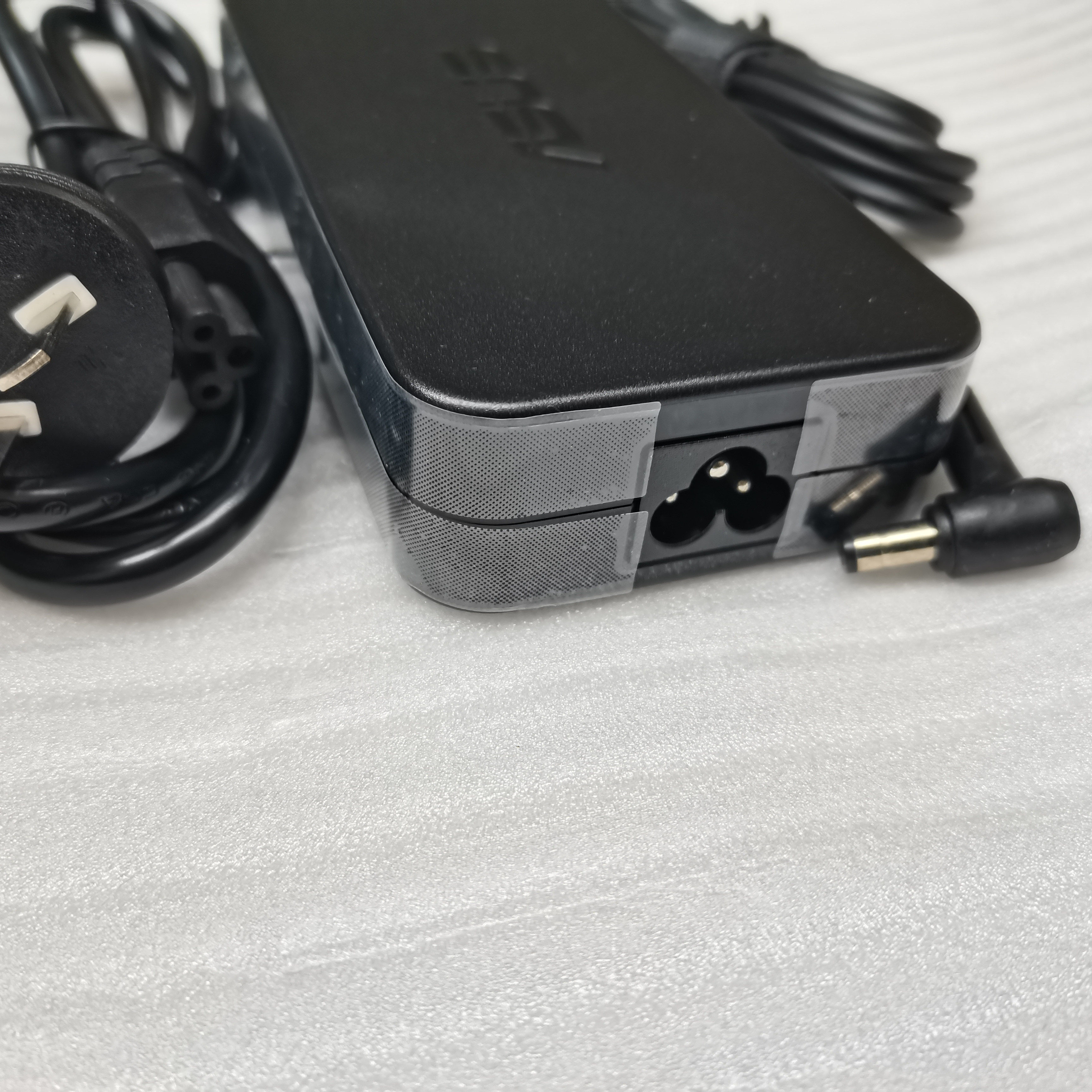 A17-180P1A华硕玩家国度 s7 gl504 G750JW笔记本充电器19.5V9.23A