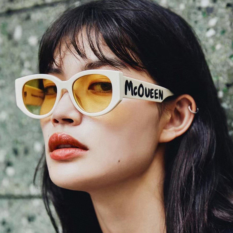 新款复古太阳镜男女欧美个性字母网红装饰墨镜潮圆脸方形大框眼镜