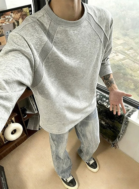 浅灰色螺纹拼接圆领卫衣男打底衫