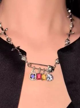 多巴胺彩色回形针项链新款甜酷辣妹小众别针锁骨链复古个性卫衣链