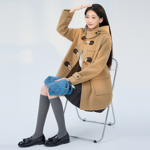 日系文艺学院风浅驼色正肩短款过臀加厚厚实小个子牛角扣大衣外套