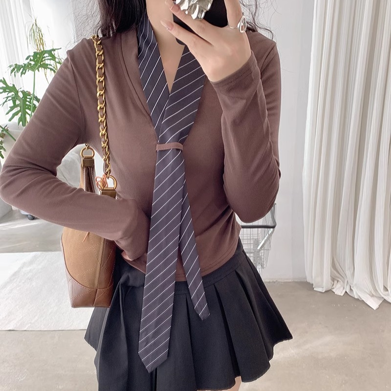 美式韩版设计感领带V领长袖T恤女冬季短款修身显瘦磨毛打底衫上衣