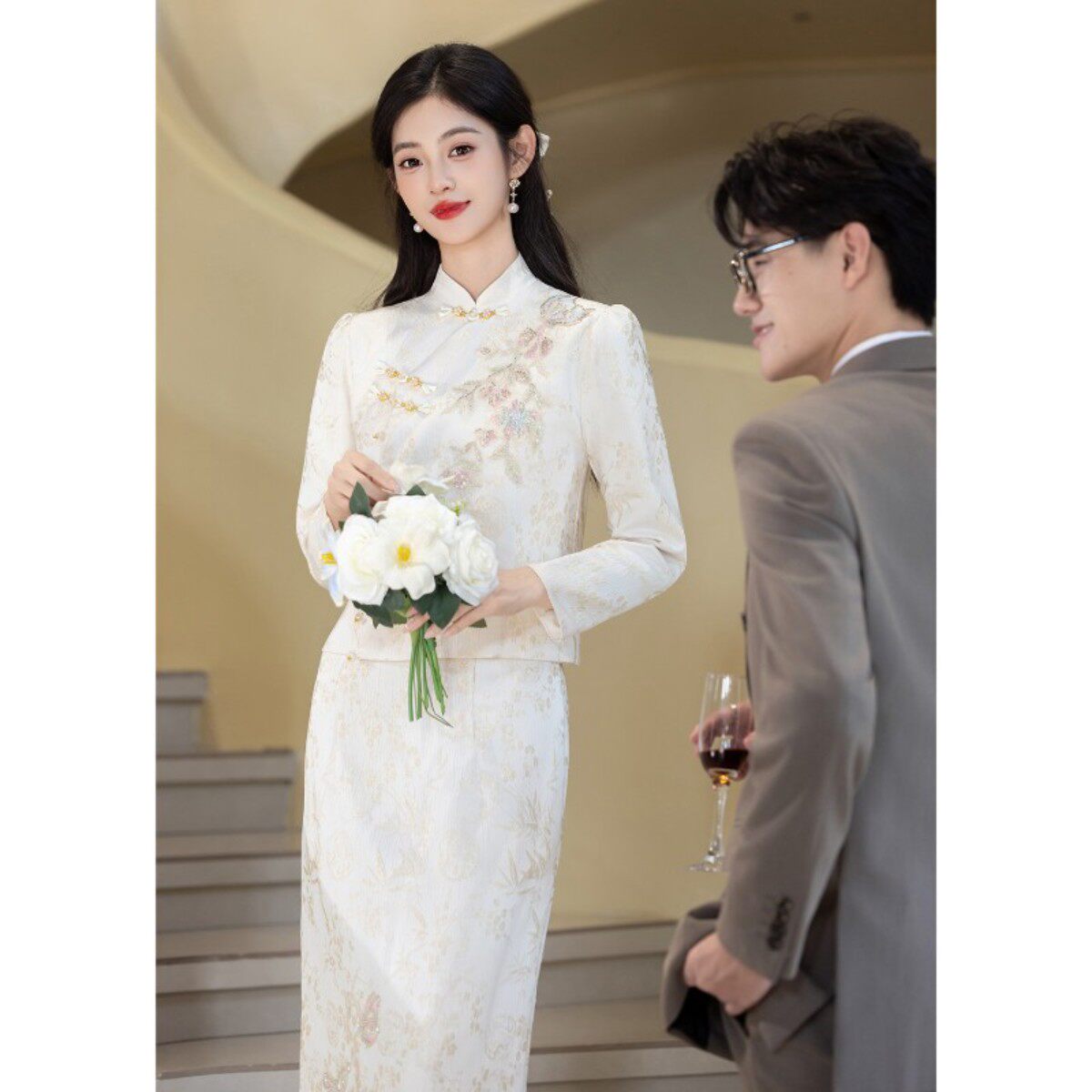 春夏季长袖香槟色两件套装新中式订婚旗袍礼服新娘敬酒服女奢华风