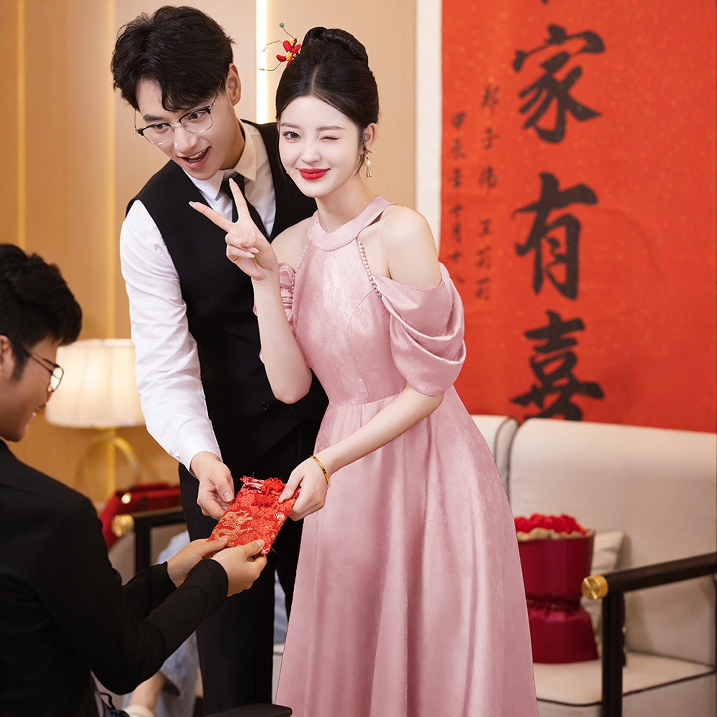 海棠记孕妇敬酒服新娘粉新款订婚礼服大码胖mm挂脖晨袍连衣裙女夏