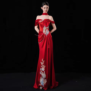 红色一字肩敬酒服复古刺绣新中式鱼尾小众新娘回门宴订婚礼服裙女