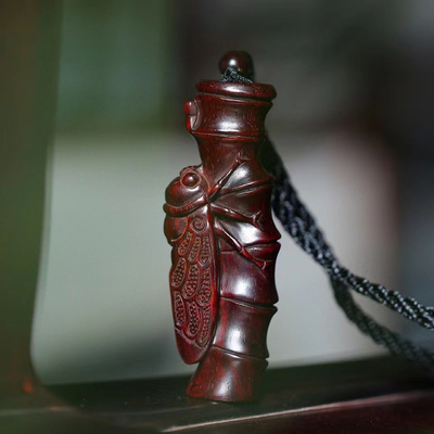 赞比亚血檀一鸣惊人手把件老料红木随身把玩汽车小摆件挂件