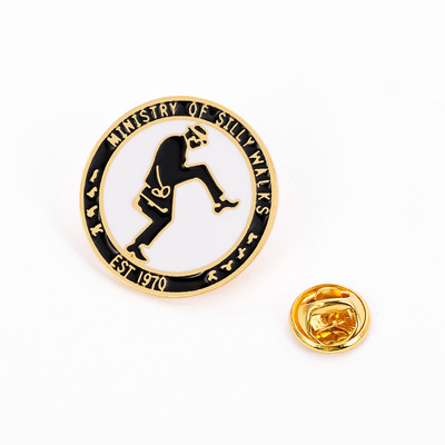 The Ministry of Silly Walks 愚蠢的步行胸针 圆形合金徽章饰品