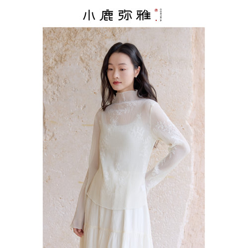 小鹿弥雅《雾春枝》系列清新优雅百搭褶皱肌理刺绣半高领上衣春夏