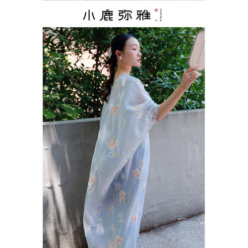 小鹿弥雅《扑蝴蝶》原创新中式天丝刺绣宽松文艺仙女连衣裙夏