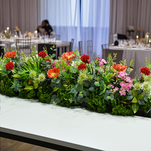 酒店西餐厅晚宴商场橱窗装饰绢花森系花排长餐桌花会议桌布置摆花