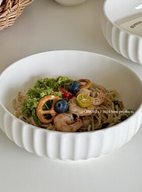 简约耐看又实用！ins纯白色竖纹8英寸大碗厚实家用大容量汤碗面碗