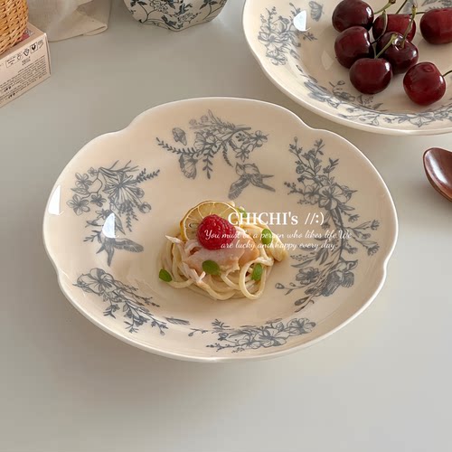 复古中式蓝花鸟陶瓷盘子