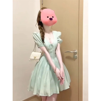 薄荷曼波绿色V领泡泡袖连衣裙夏季绝美初恋甜美小个子公主蓬蓬裙