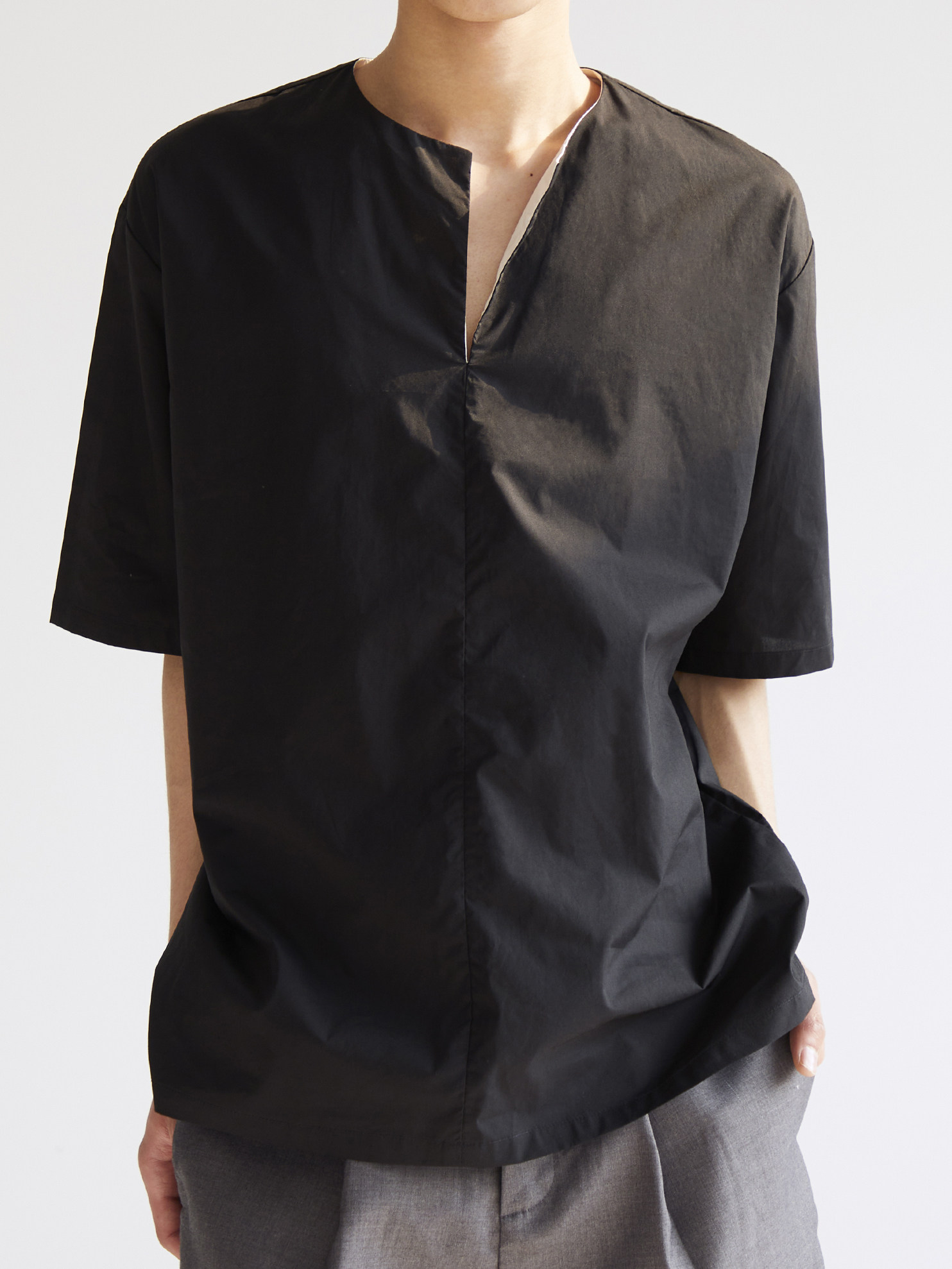 fllm 极简黑白撞色领口翻折休闲宽松短袖衬衫