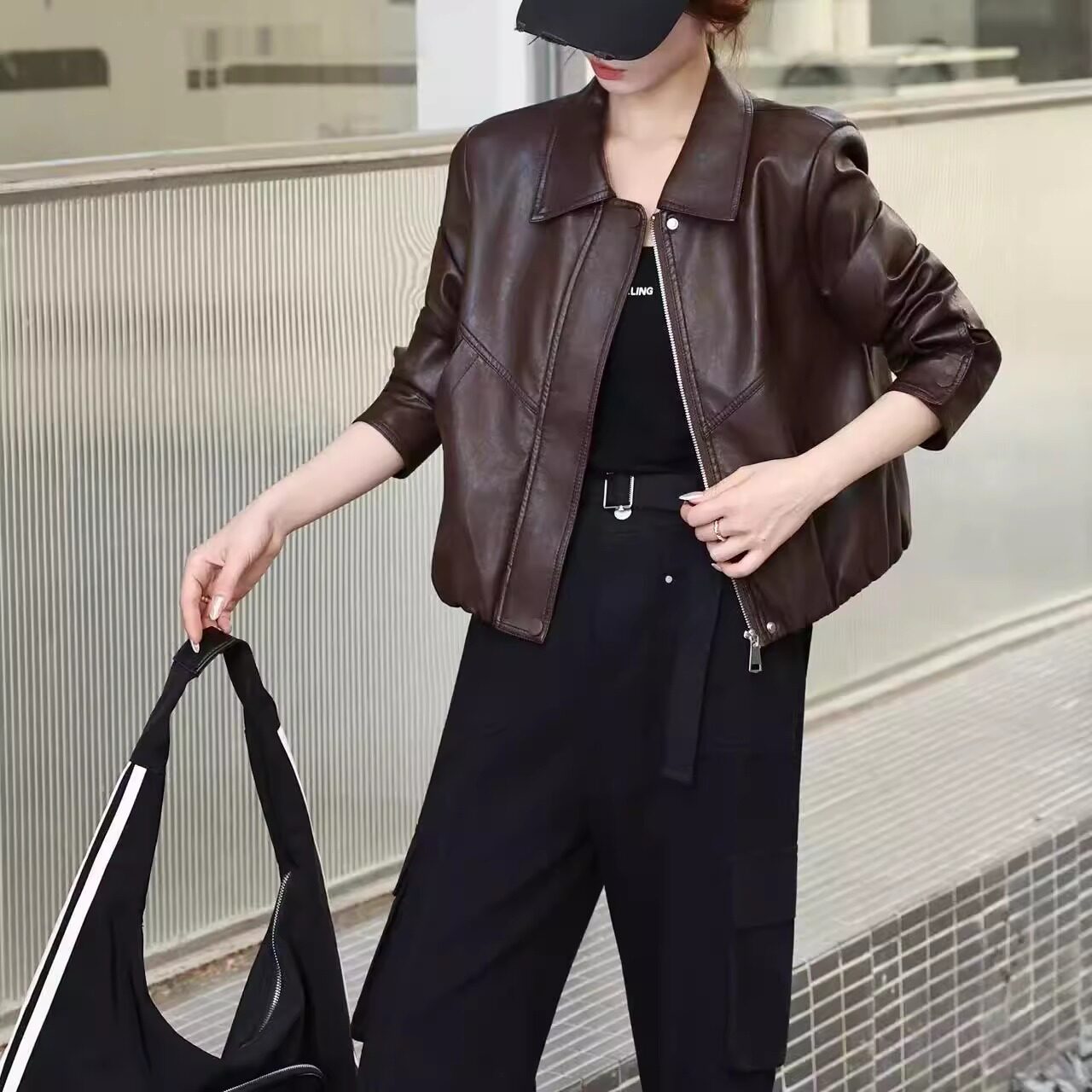 宽松版本翻领短款皮夹克外套女