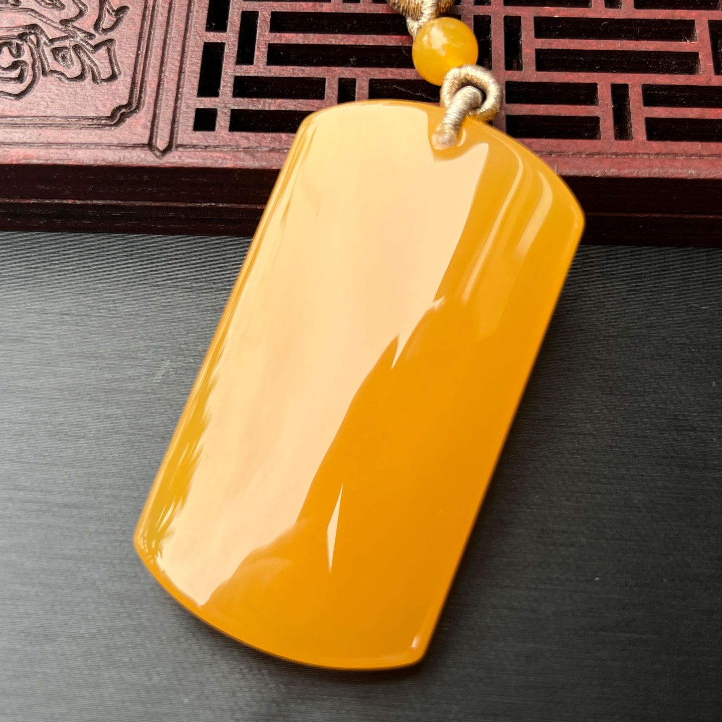 云南纯天然黄龙玉缅料平安无事牌吊坠男女款荧光料黄味正宝器足