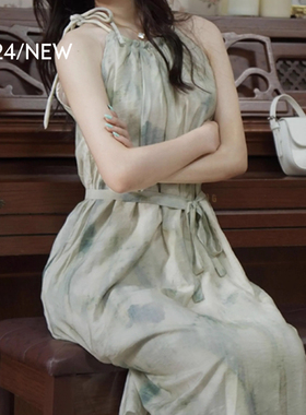 绿色晕染露肩无袖挂脖连衣裙2024女夏收腰长款温柔气质度假海滩