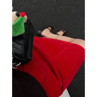 巨好看的早秋裙子重要场合绝美气质本命年红色灯芯绒a字半身裙女