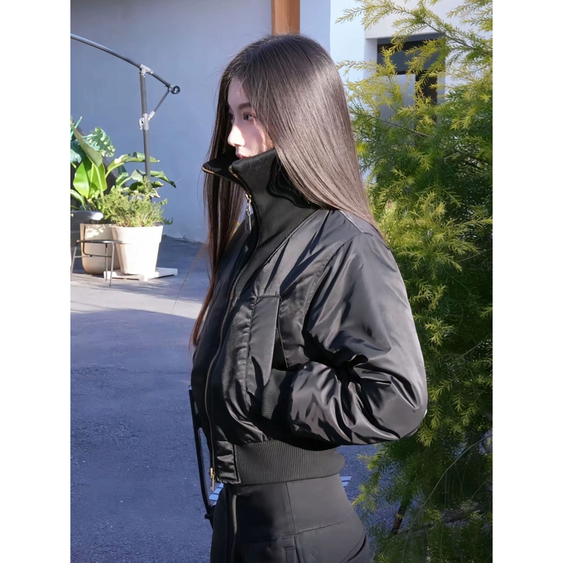 今年流行漂亮独特超好看绝美上衣高级感轻奢减龄洋气黑色外套秋季