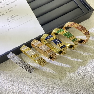 2025新款版本四叶草perlee小金珠手镯黄金五排万花筒镶钻手环女