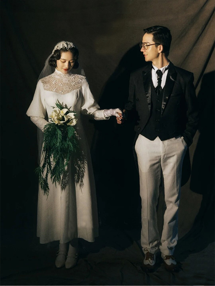 复古港风长袖蕾丝轻婚纱