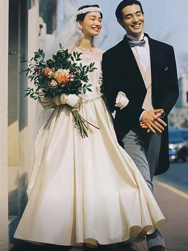 法式复古港风缎面轻婚纱