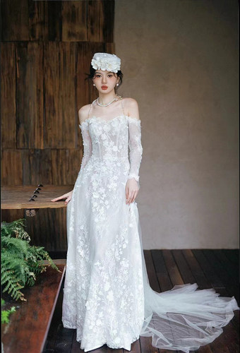 雅赏法式蕾丝一字肩轻婚纱