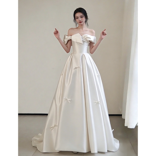法式 高级感一字肩缎面轻婚纱蝴蝶结小众气质礼服新娘结婚拖尾主纱