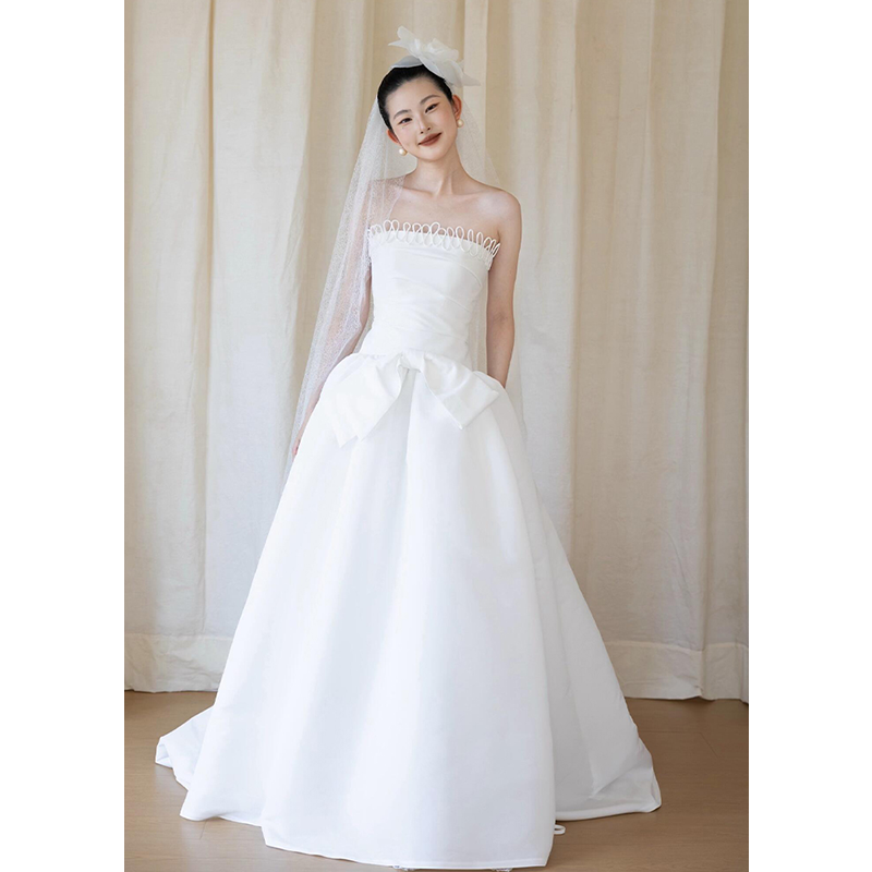 法式复古风抹胸轻婚纱女新娘高级感白色气质修身缎面小拖尾礼服裙