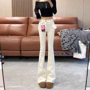 白色紧身微喇叭牛仔裤女冬季加绒2025新款高腰弹力修身提臀马蹄裤