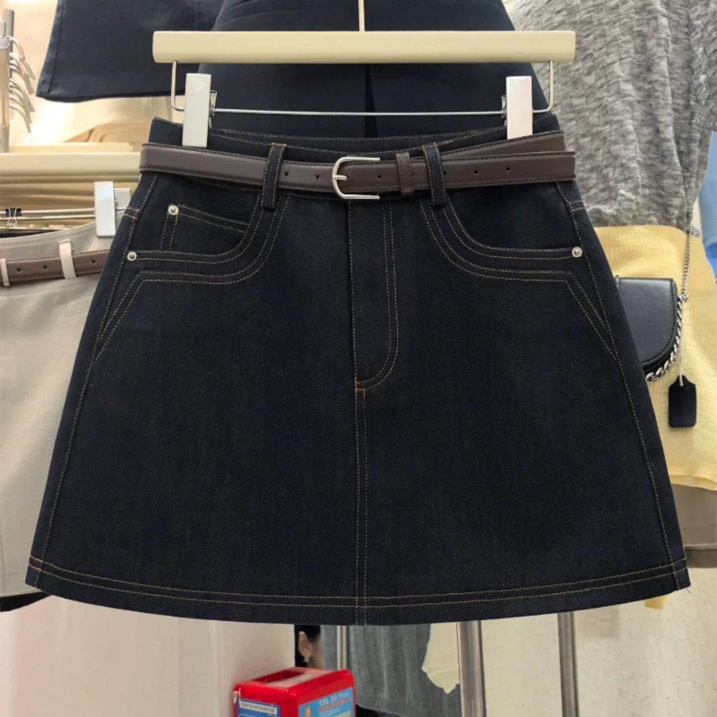 深蓝色高腰牛仔短裙女2026夏新款防走光A字百搭显瘦小个子半身裙