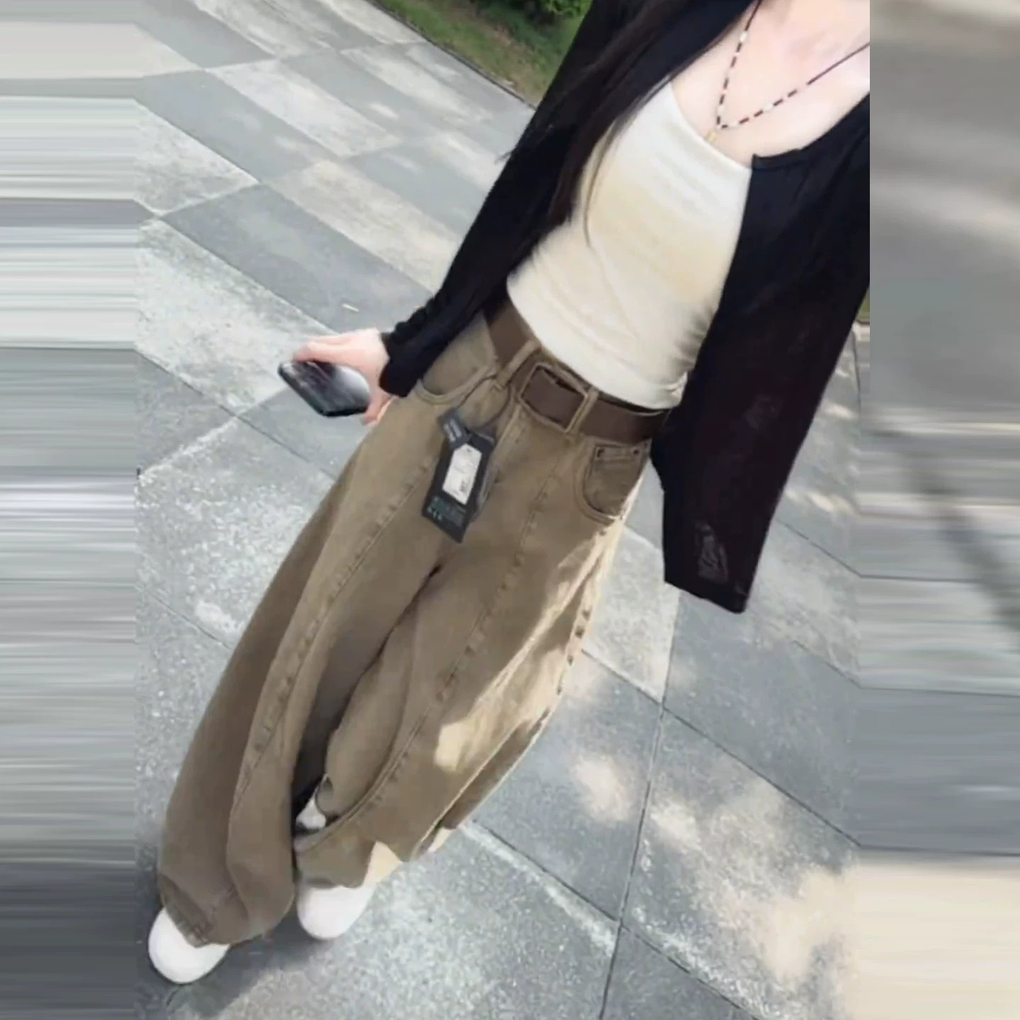 卡其色宽松遮肉显瘦阔腿牛仔裤女2026年秋季新款垂感显瘦直筒长裤