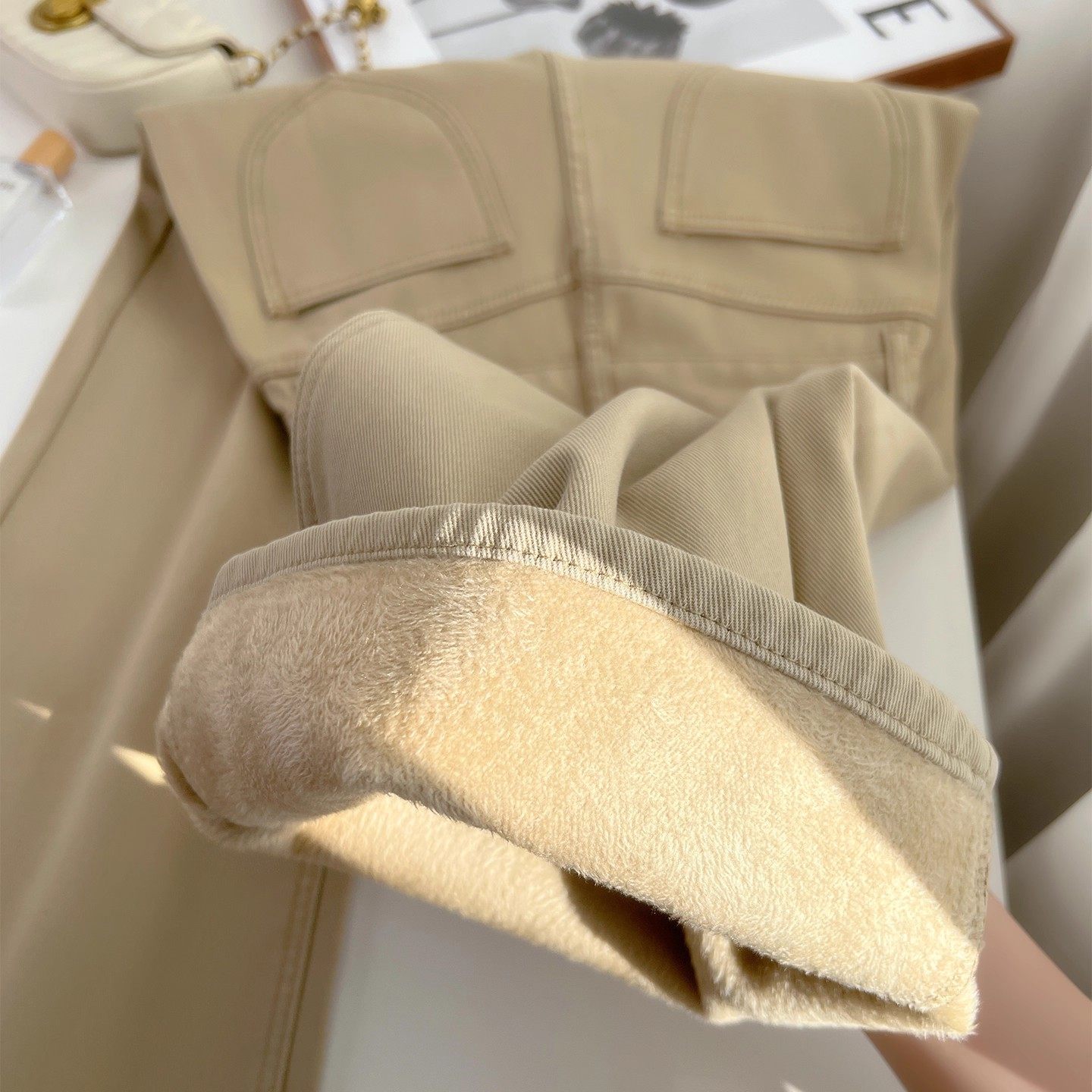 小个子加绒微喇牛仔裤女2025年冬季新款卡其色修身显瘦加厚喇叭裤