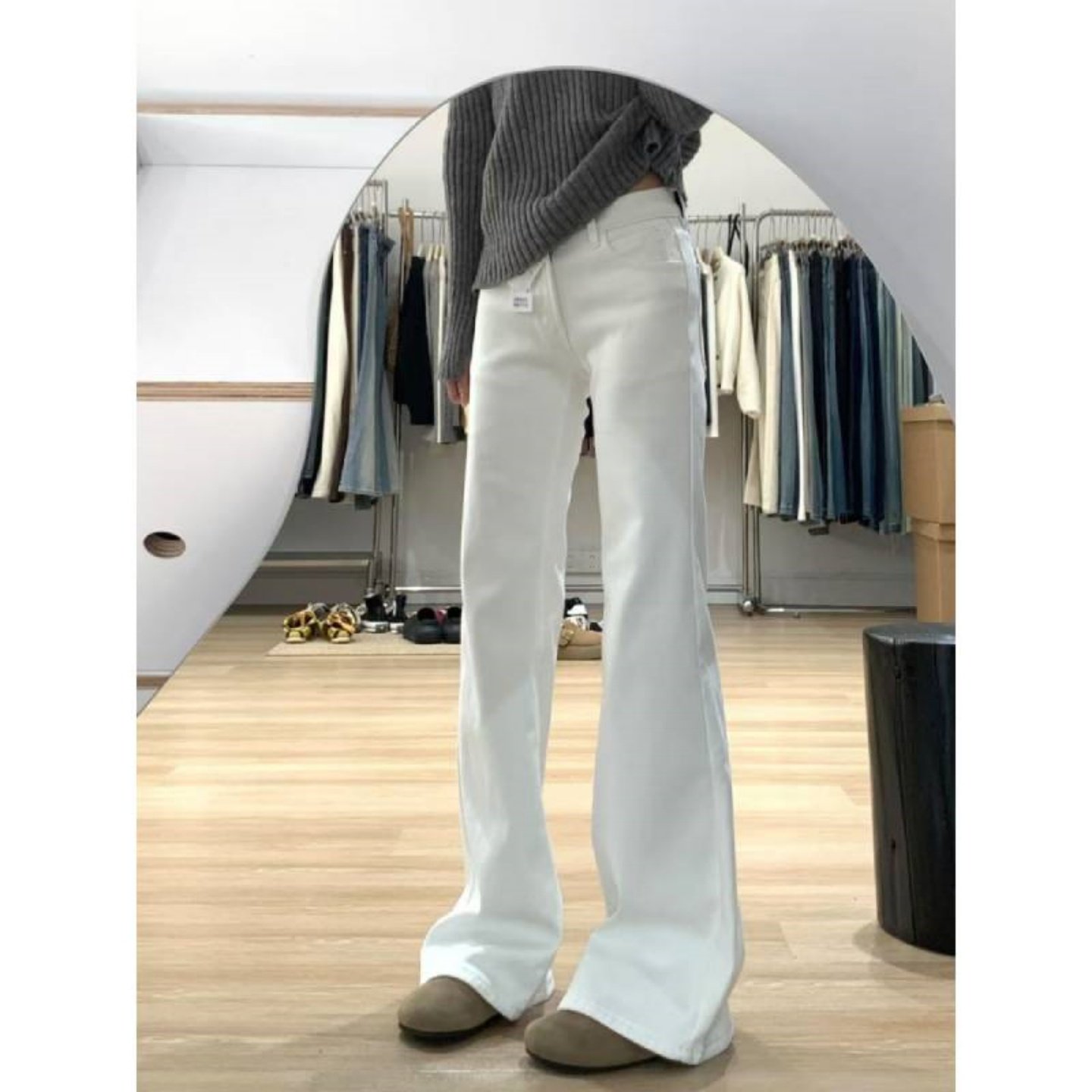 白色微喇牛仔裤女秋季新款窄版直筒裤大码胖mm高腰弹力遮胯喇叭裤