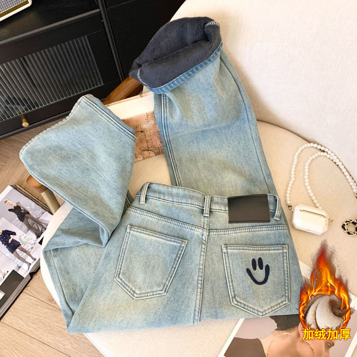 笑脸刺绣阔腿加绒加厚牛仔裤女冬季保暖宽松高腰浅蓝色直筒长裤子