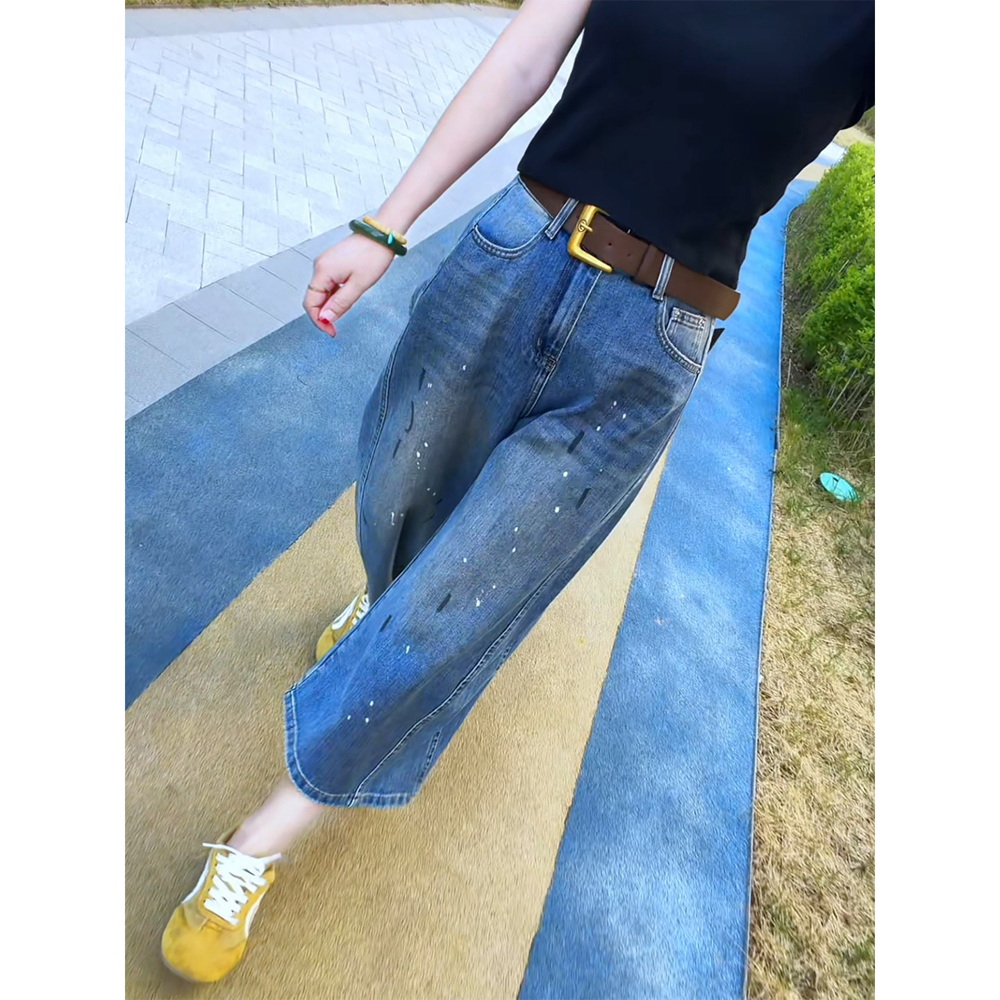 蓝色泼墨漆点弯刀牛仔裤女秋薄款2026新款宽松显瘦八分直筒阔腿裤