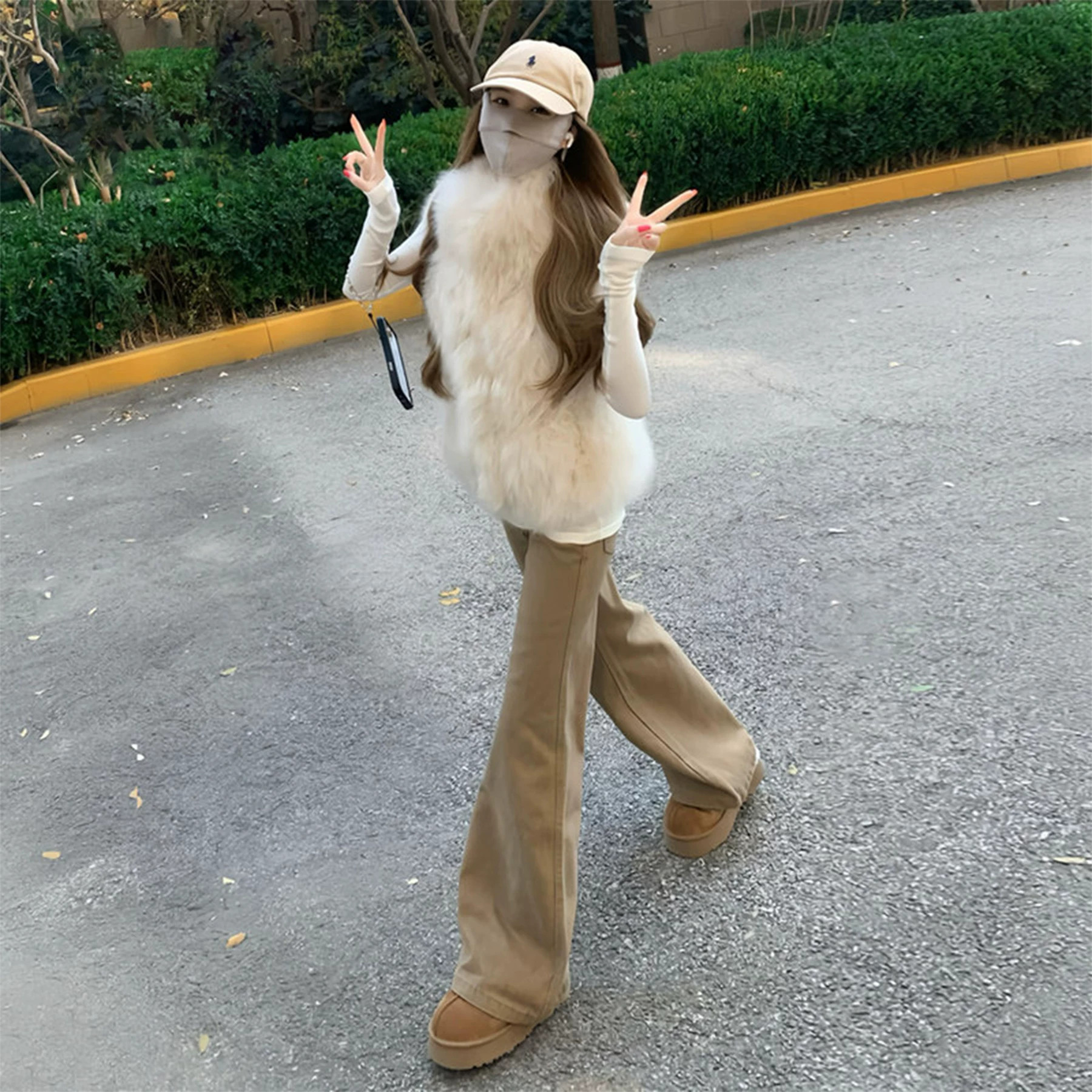 卡其色加绒加厚微喇牛仔裤女2026新款秋季美式复古低腰显瘦喇叭裤