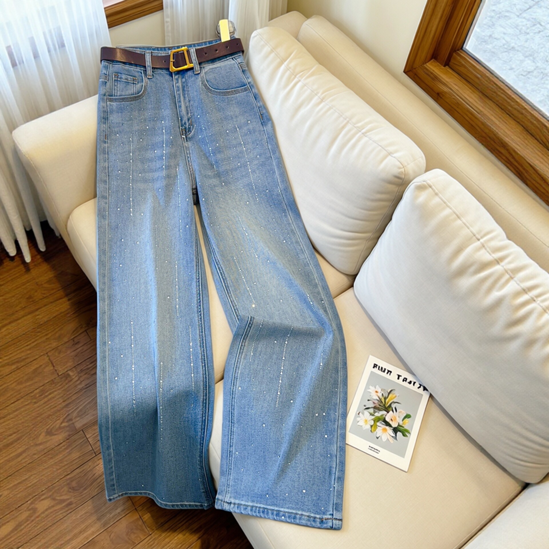 浅蓝色满天星烫钻牛仔裤女春季2026新款爆闪带钻巨好看直筒阔腿裤