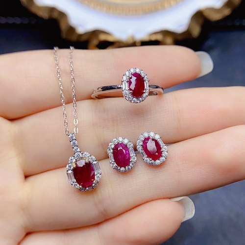 天然红宝石套装，晶体全净火彩爆闪S925银镶嵌4*6+5*7mm礼物圣诞
