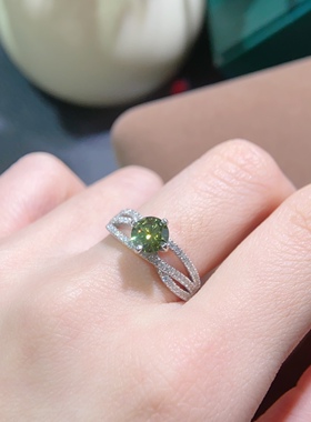 蓝绿色莫桑钻戒指 主石单颗1克拉，圆6.5mm s925银精工镶嵌