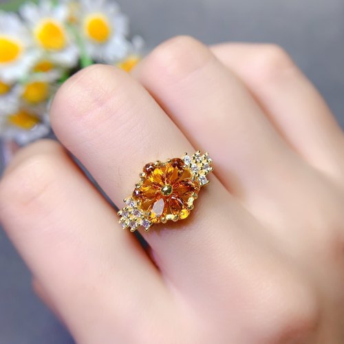 黄水晶戒指，纯晶体干净，s925银精工镶嵌，尺寸3x5土属性