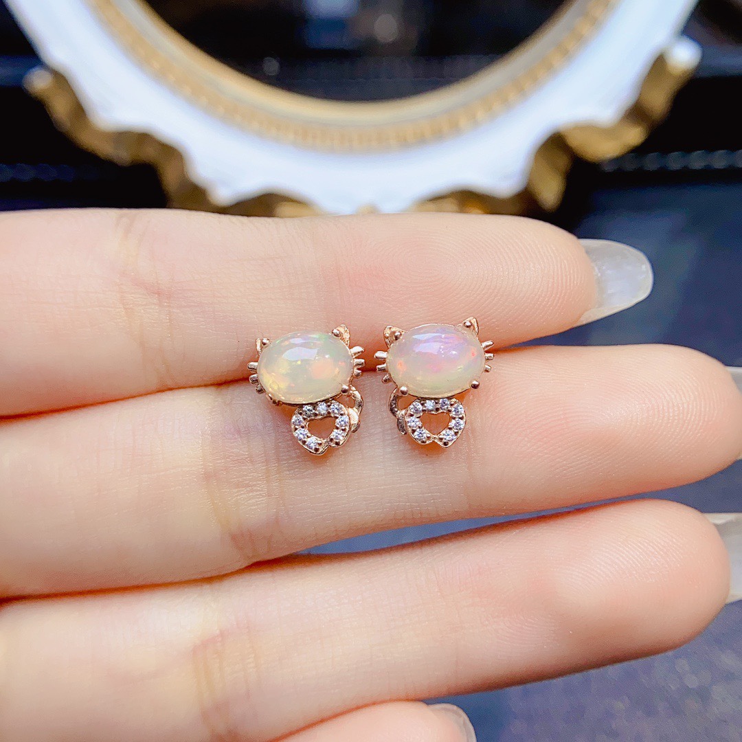 天然欧泊耳钉，颜色超好晶体全净火彩爆闪，S925银精工镶嵌6*8mm