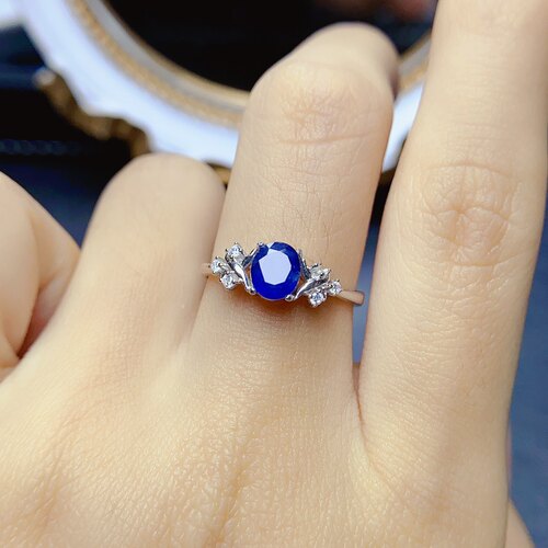 天然蓝宝石戒指，晶体全净火彩爆闪，S925银精工镶嵌，主石5*6mm