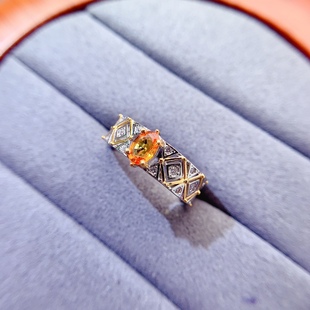 清新又秀丽 美丽黄色 天然黄蓝宝戒指 主石尺寸： 地质大学