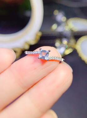 天然海蓝宝戒指 晶体干净淡淡的蓝色补水安神，主石尺寸：方4mm母