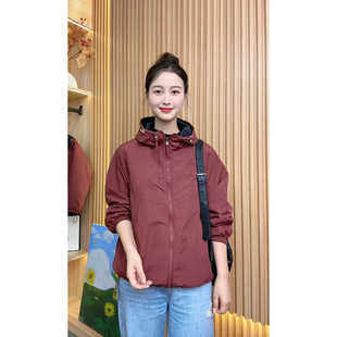 2026春季 户外休闲风连帽外套女百搭双拉链冲锋衣显瘦减龄上衣 新款