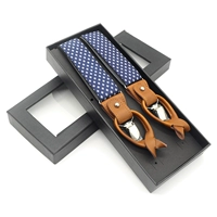 Маленький ромб темно-синего цвета.