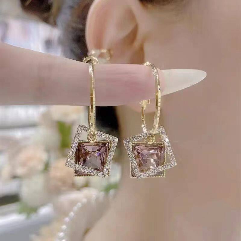 高级感气质大耳圈方块紫色水钻耳环女新款潮显脸瘦耳饰耳坠